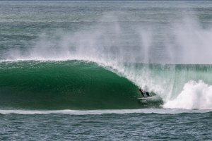 Lourenço Sousa e Jaime Veselko venceram este domingo a 4ª etapa do Circuito Regional de Surf da Grande Lisboa