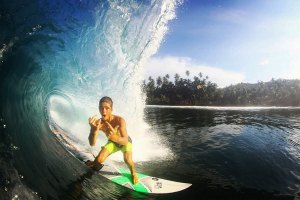 Groms portugueses treinam nas Ilhas Telo