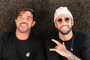 RODRIGO KOXA, DETENTOR DO RECORDE DA MAIOR ONDA JÁ SURFADA NO MUNDO FORMA DUPLA COM PEDRO SCOOBY