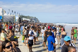 O entusiasta público carioca terá de esperar mais um dia.
