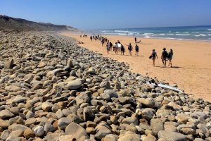 O "corredor" de Alunos caminha na areia nos Aivados