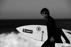 Khai Tanguay (14 anos) — Coxos no coração e Mentawais como destino