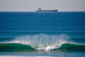 Um dia de sol e surf no Picoloco, em Sines