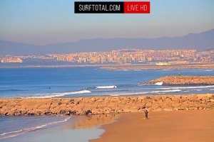 Costa da Caparica esta manhã. Frame live cam Surftotal.com