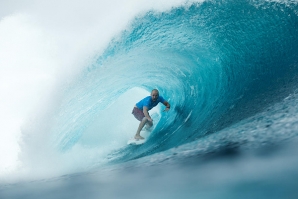 CJ Hobgood voltou a mostrar uma grande sintonia com os tubos de Teahupoo.