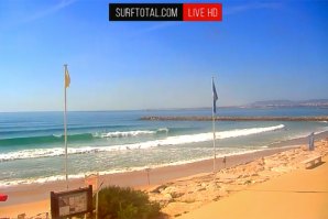 Imagem de há pouco, sacada da nossa Live Cam, que revela as boas condições de surf.