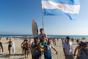 No Japão, Santiago Muniz agarra o segundo título mundial.