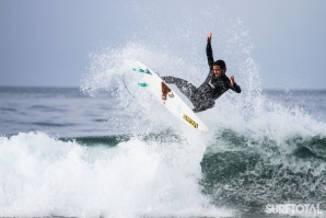 O FREE SURF DOS ‘PROS’ ESTA MANHÃ EM CARCAVELOS