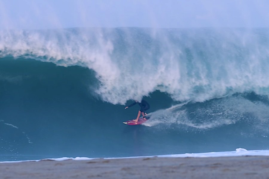 Nathan Florence enfrenta o swell de abertura da temporada de Puerto Escondido entre tubos, apneias e closeouts violentos