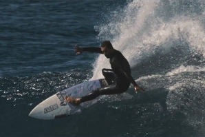 Jonathan Gonzalez, a cravar o rail das Canárias.