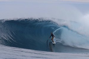 Sierra Kerr brinda-nos com um vídeo de um tubo de cortar a respiração