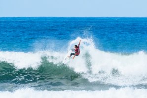 Frederico Morais passa à ronda 3 do Rip Curl Pro Bells Beach 2018