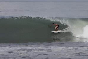 Rio Waida, Mattia Morri e CIA encontram um beach break de qualidade inesperada