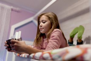 Dinamarca proíbe redes sociais para menores de 15 anos — medida histórica para travar a dependência digital