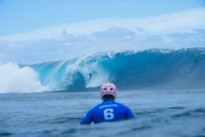 Dia histórico em Teahupo’o: Slater desafia a idade e Colapinto alcança a perfeição