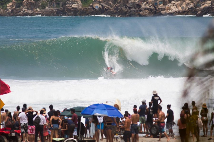 A vencedora feminina do Puerto Escondido Cup, Bianca Valenti Foto: Edwin Morales