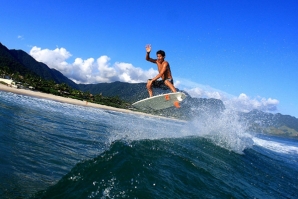 Gabriel Medina, com 13 anos. a treinar em Maresias 