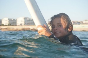 “Jovem surfista e aspirante a músico”, Bernardo Neves é o perfil desta semana