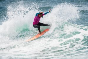 TERESA BONVALOT NA CORRIDA AO TÍTULO DE CAMPEÃ DO CAPARICA SURF FEST POWERED BY OAKLEY