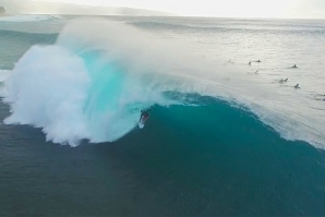 4 MINUTOS NA ARENA DOURADA DE PIPELINE