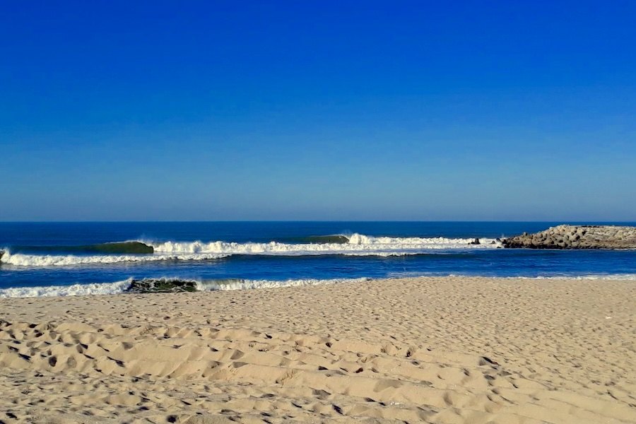 Onda perfeita da Praia dos Pescadores vulgo "Cagas"