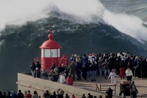Praia do Norte na Nazaré a 8ª maravilha do Mundo
