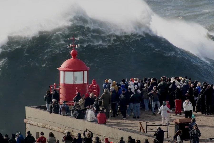 Nazaré a ferver este sábado: Vê o TUDOR Nazaré Big Wave Challenge em DIRETO na SurfTotal