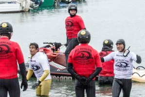 Lotação esgotada na formação Tow-in e Resgate na Nazaré