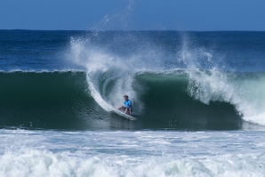 John John Florence defende o troféu conquistado na época passada