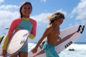 Jackson Dorian e Sky Brown dão lição de surf e skate em Oahu