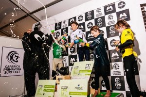 Finalistas do pódio montado no Caparica Primavera Surf Fest.