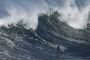 PRAIA DO NORTE NA MIRA DOS BIG WAVE RIDERS