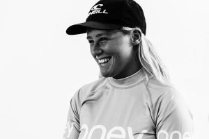 "Apoiamos a Yolanda Hopkins por ser a 1ª e até ao momento única surfista portuguesa com um diploma olímpico..."