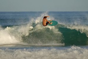 O surf divertido de Mason Ho &amp; Clay Marzo no Outono Francês