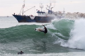 ENQUANTO AS ATENÇÕES ESTAVAM FOCADAS NA ARENA DA NAZARÉ - PENICHE TAMBÉM DEBITAVA BOAS ONDAS