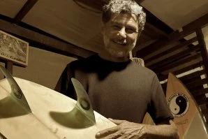 Surf brasileiro despede-se de Petrónio Tavares, figura marcante na formação de gerações