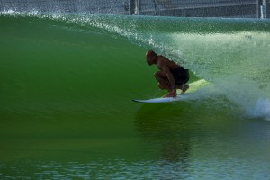 Kelly Slater "tube time" na KS Wave Co.