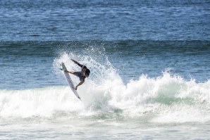 3ª etapa do Circuito ASCC Caparica Power arranca com ondas clássicas