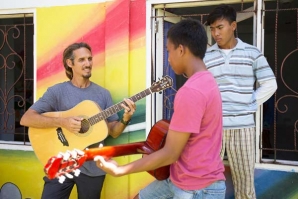O embaixador da marca Rob Machado foi um dos envolvidos na primeira ação.