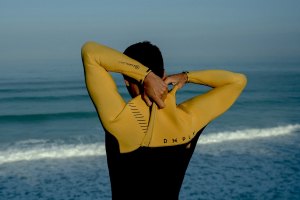 Deeply lança no mercado o modelo Limitless - um fato de Surf à base de Mineralprene