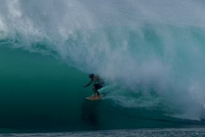 Uma bela surfada em Sunset Beach no Hawaii