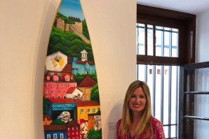 Artista inglesa Angie Hickson apresenta a sua arte feita em pranchas de surf na Lisboa Arte Bienal