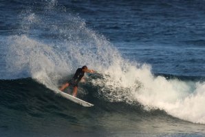 Caio Ibelli passa um dia perfeito de surf na Austrália