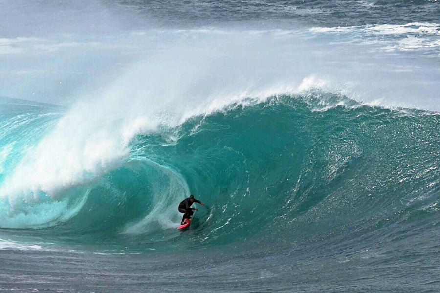 Portuense João Guedes reforça a presença lusa no Nazaré Challenge.