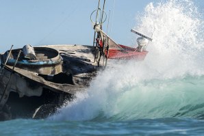 Naufrágio dá lugar a nova onda no sul da ilha de Oahu. 