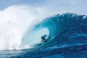 As incríveis ondas do ano passado que culminaram na vitória de Owen Wright.