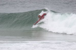 PENICHE ACOLHE NACIONAL E EUROPEU DE BODYSURF