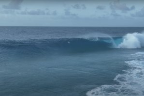 Nathan Florence desbrava spot desconhecido e mortífero no Pacífico