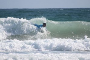 BODYSURFERS REUNIDOS NA COSTA DE CAPARICA