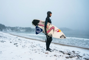 SALLY FITZGIBBONS COM TEMPERATURAS NEGATIVAS